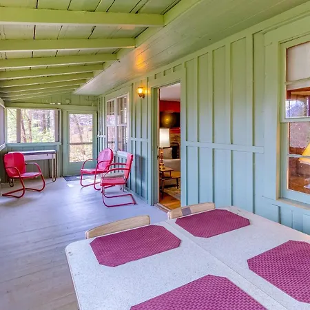 Charlotte'S Cabin